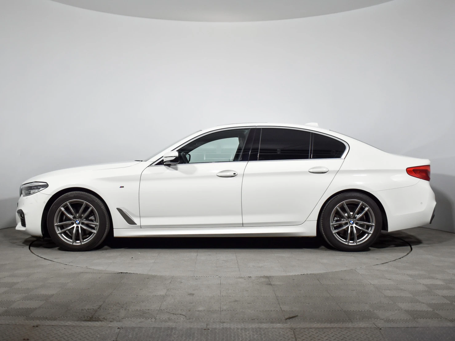 BMW 5 серии, 2020