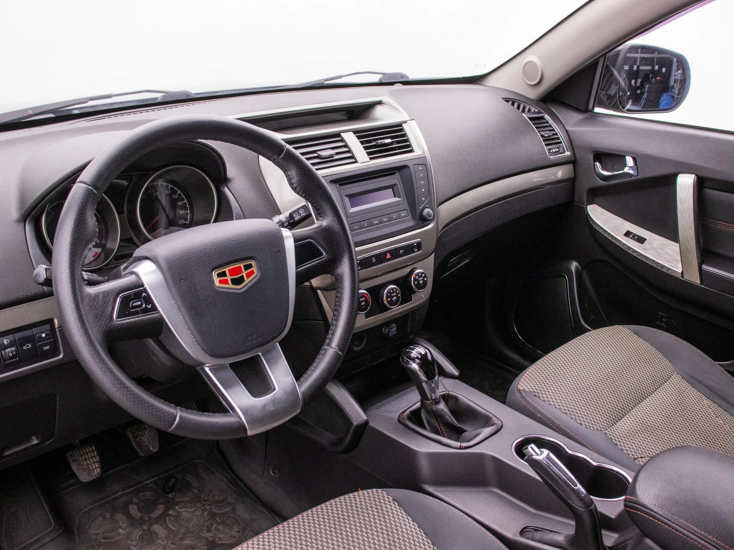 Geely Emgrand X7, 2016