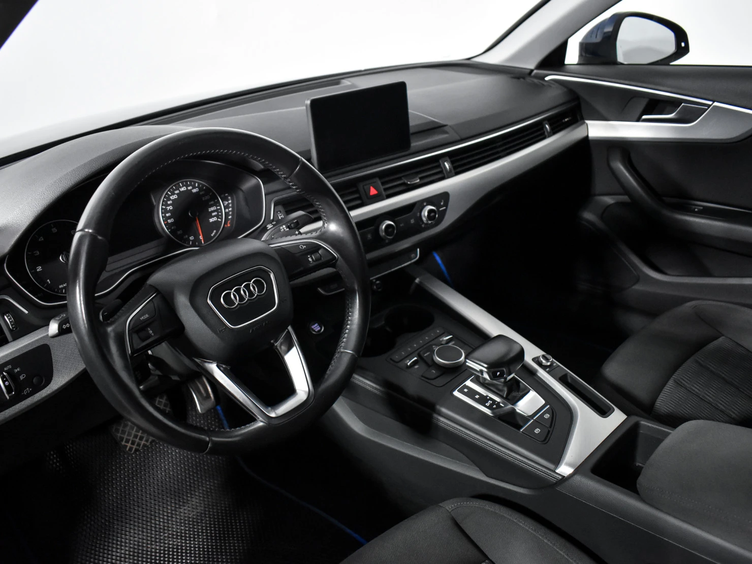 Audi A4, 2015