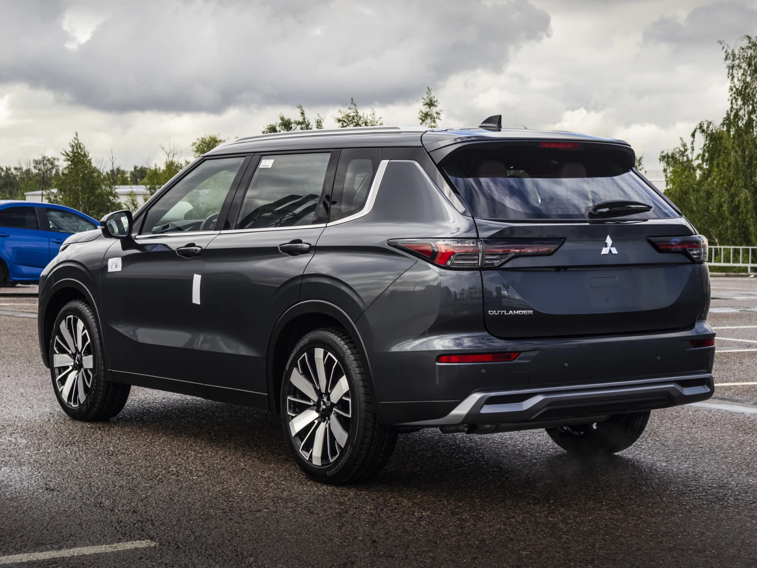 Mitsubishi OUTLANDER, 2025