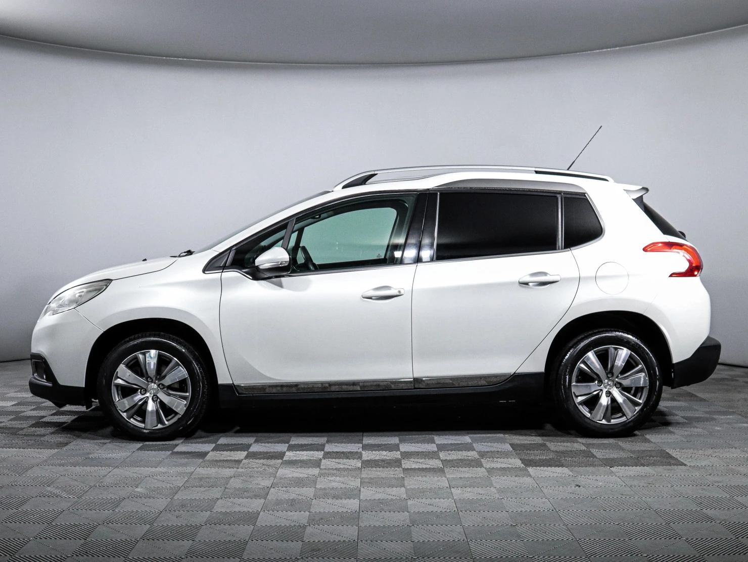 Peugeot 2008, 2014
