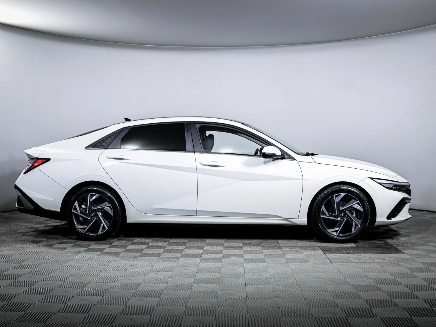 Hyundai Elantra, 2023