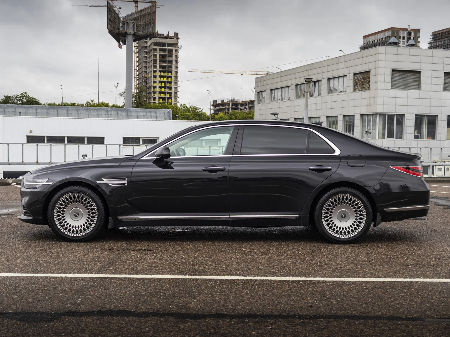 Genesis G90, 2019