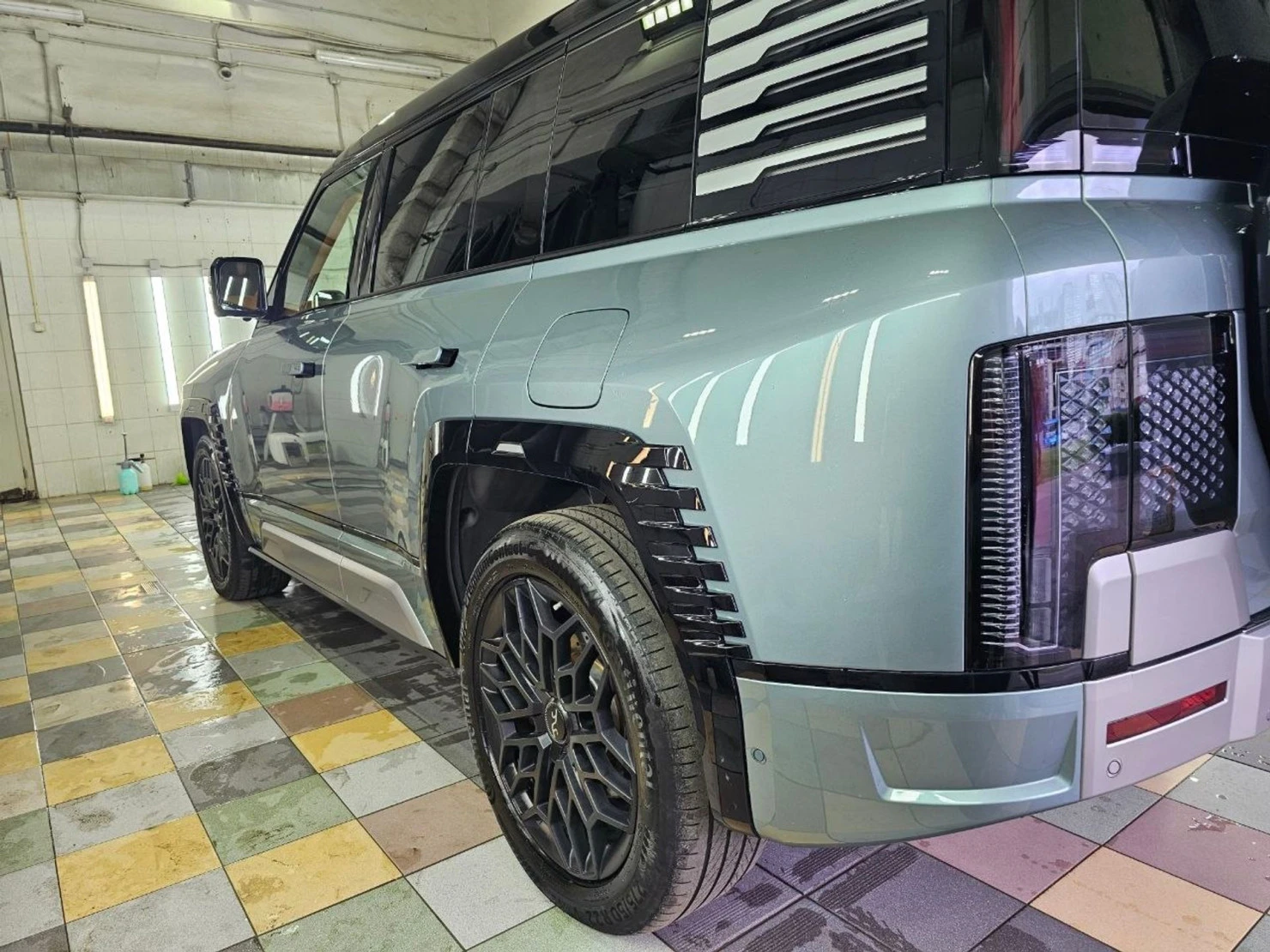 BYD Yangwang U8, 2024