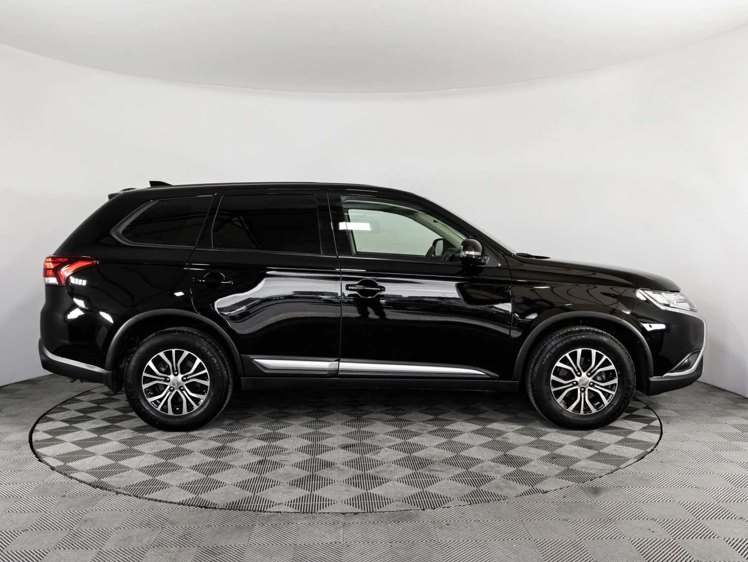 Mitsubishi OUTLANDER, 2018