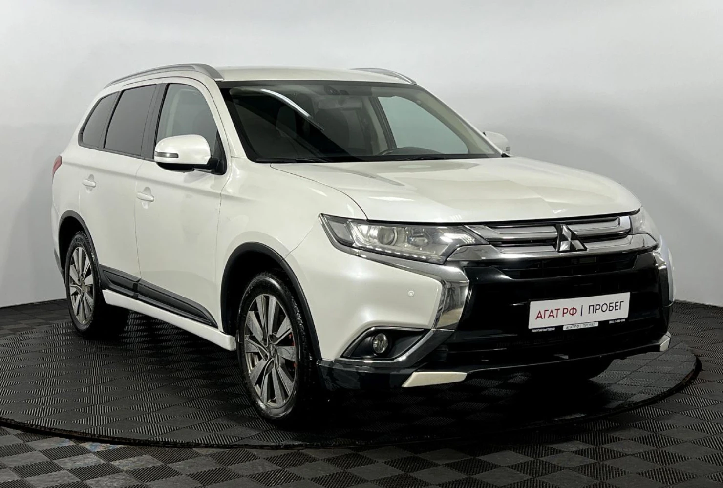 Mitsubishi OUTLANDER, 2015