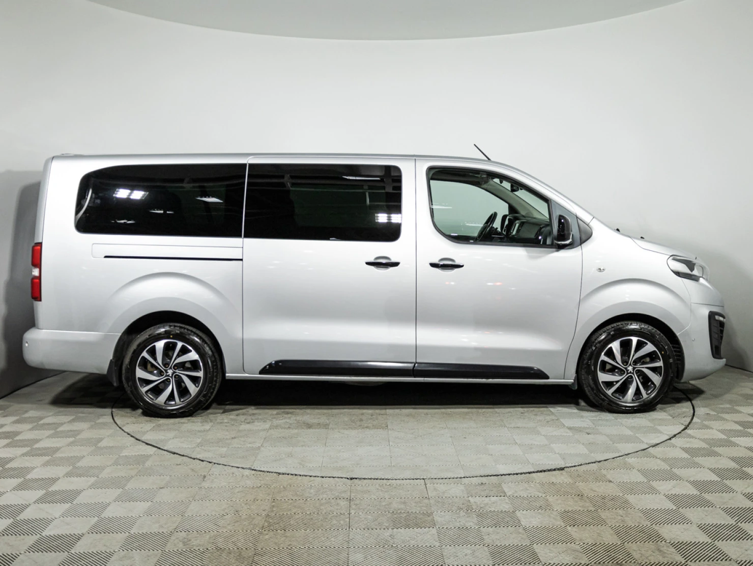 Peugeot Traveller, 2019