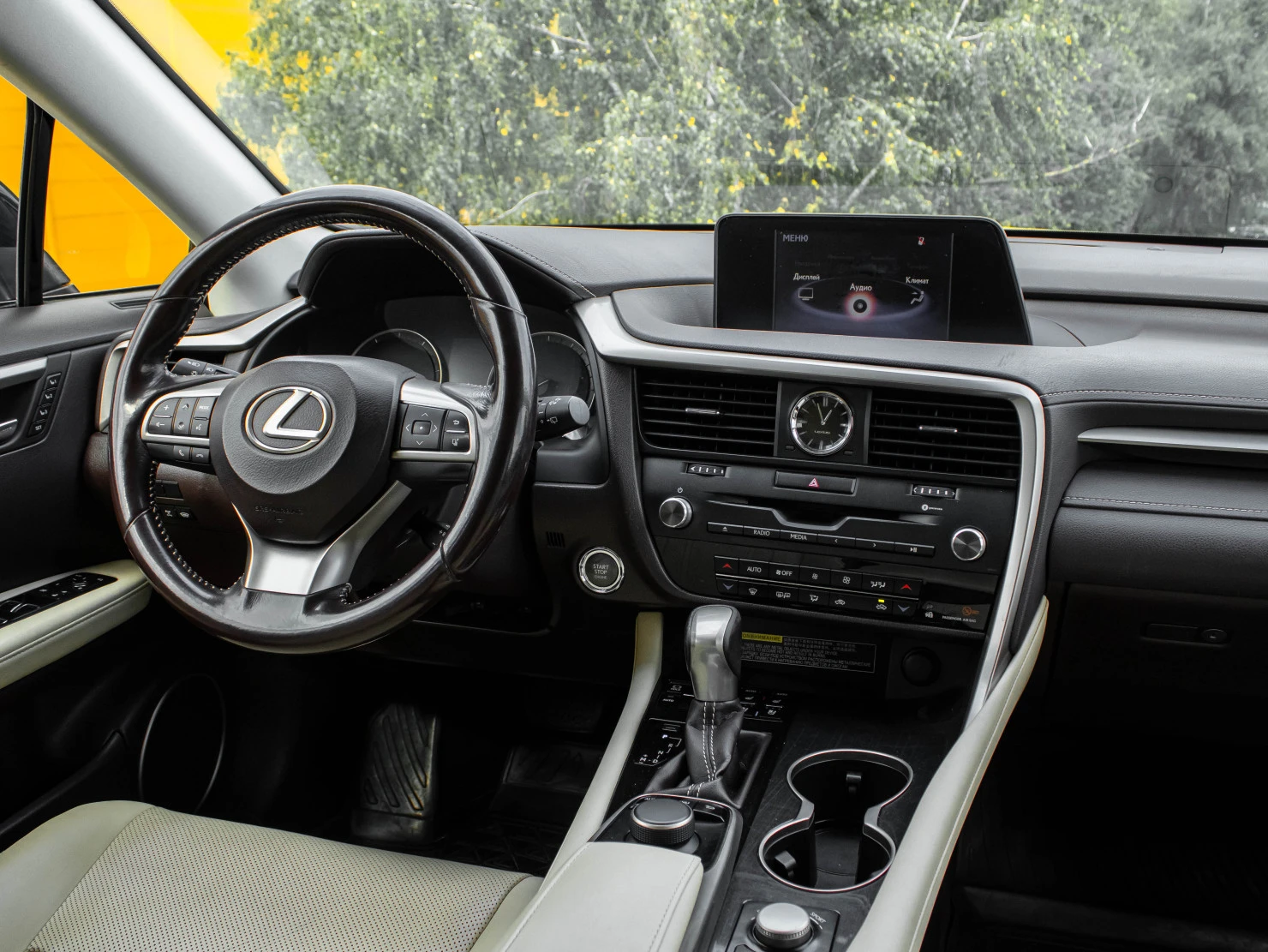 Lexus RX, 2016