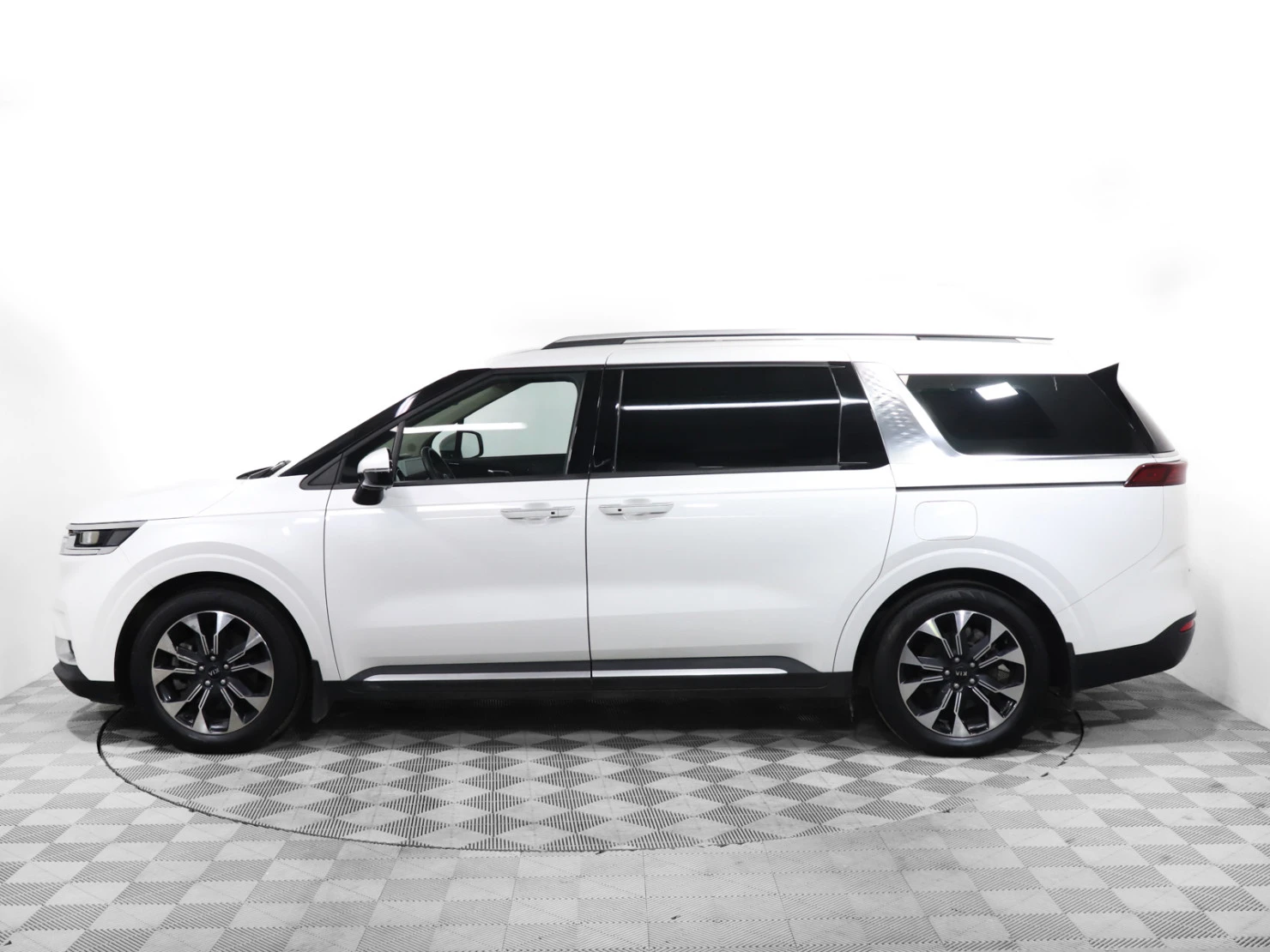 Kia Carnival, 2021