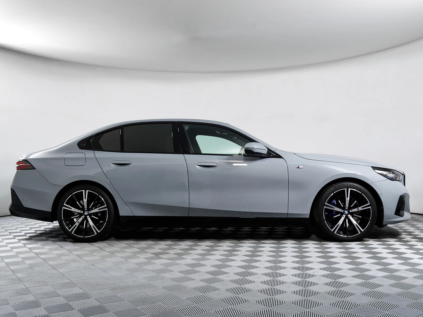 BMW 5 серии, 2025