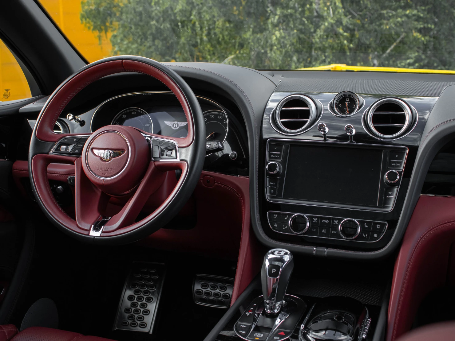 Bentley Bentayga, 2016
