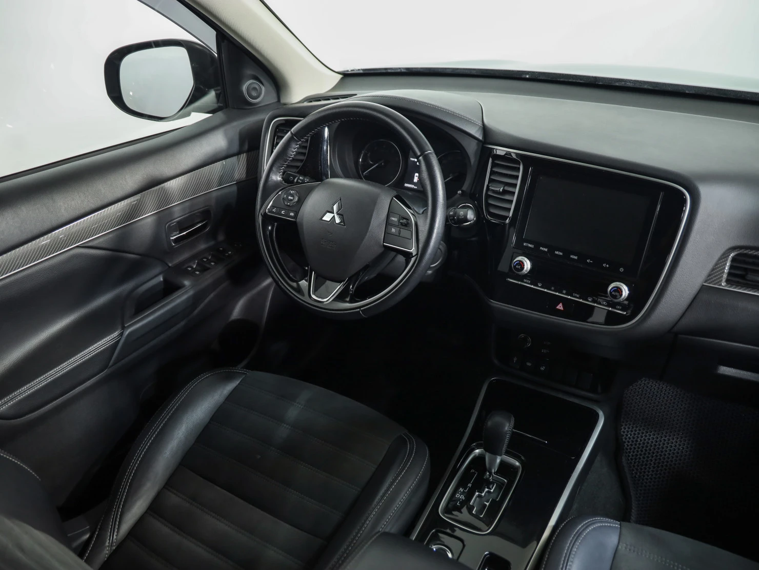 Mitsubishi OUTLANDER, 2022