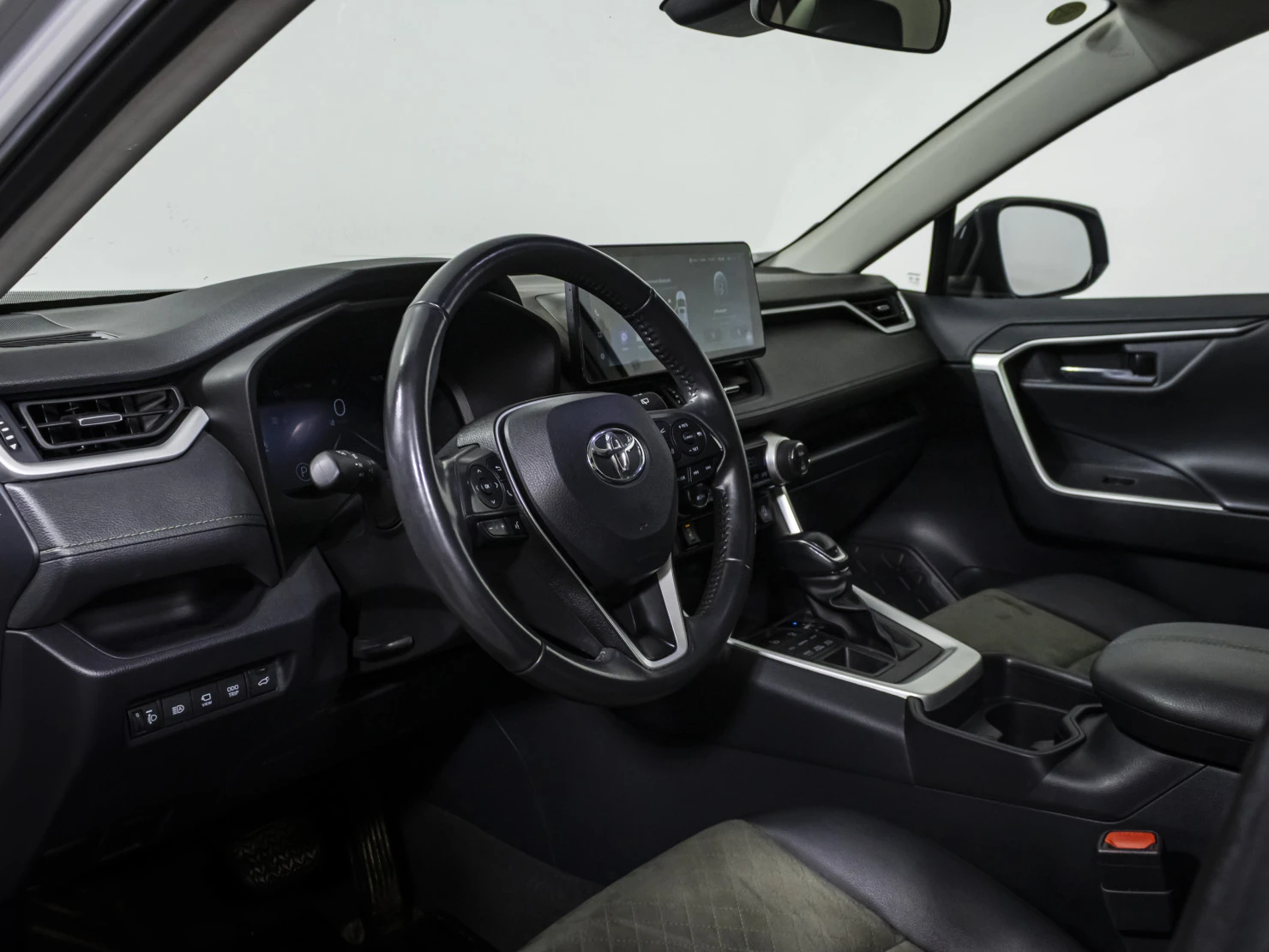 Toyota RAV4, 2024