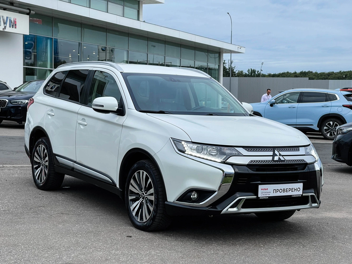 Mitsubishi OUTLANDER, 2020
