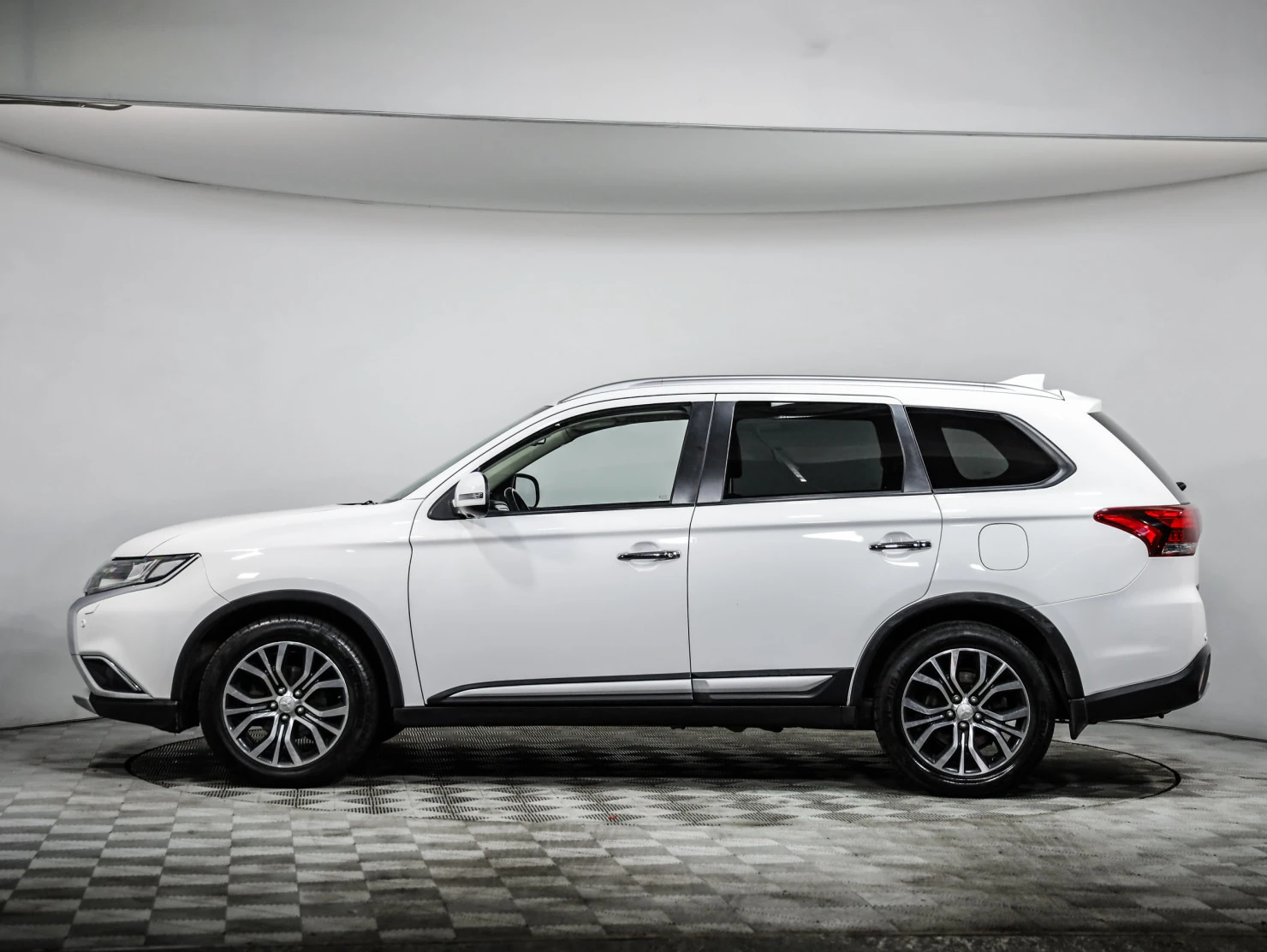 Mitsubishi OUTLANDER, 2017
