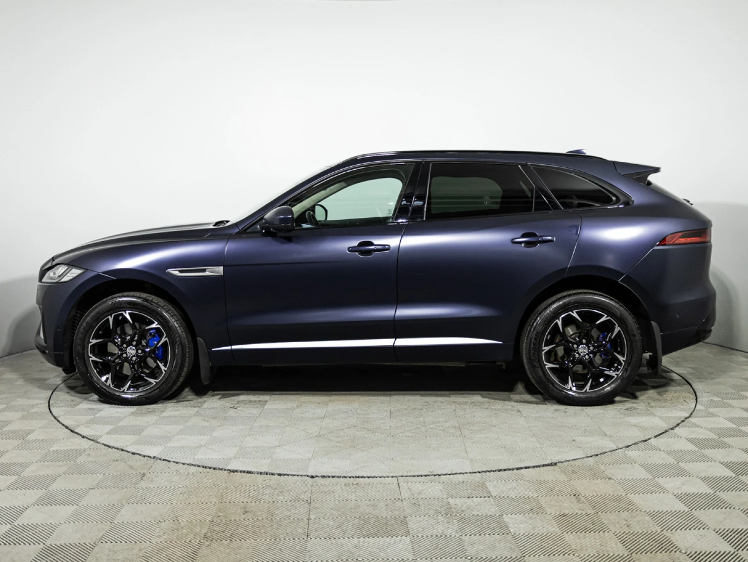 Jaguar F-PACE, 2016