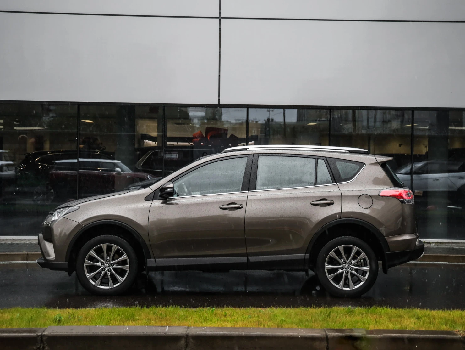 Toyota RAV4, 2017