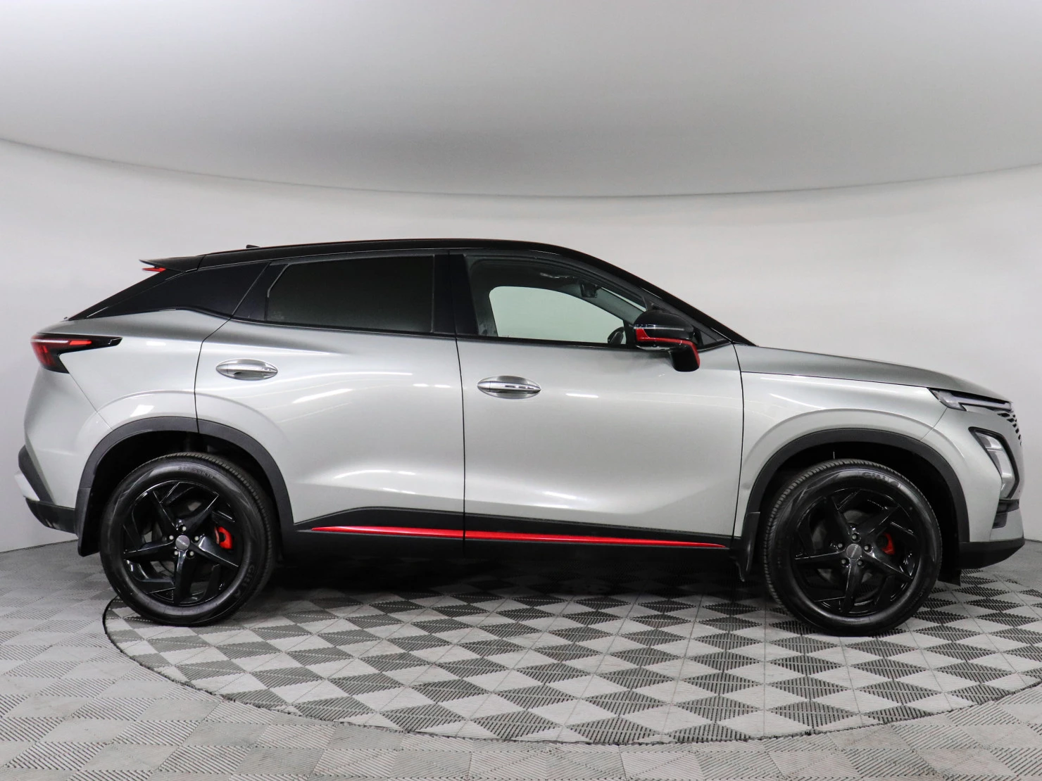 OMODA C5, 2023