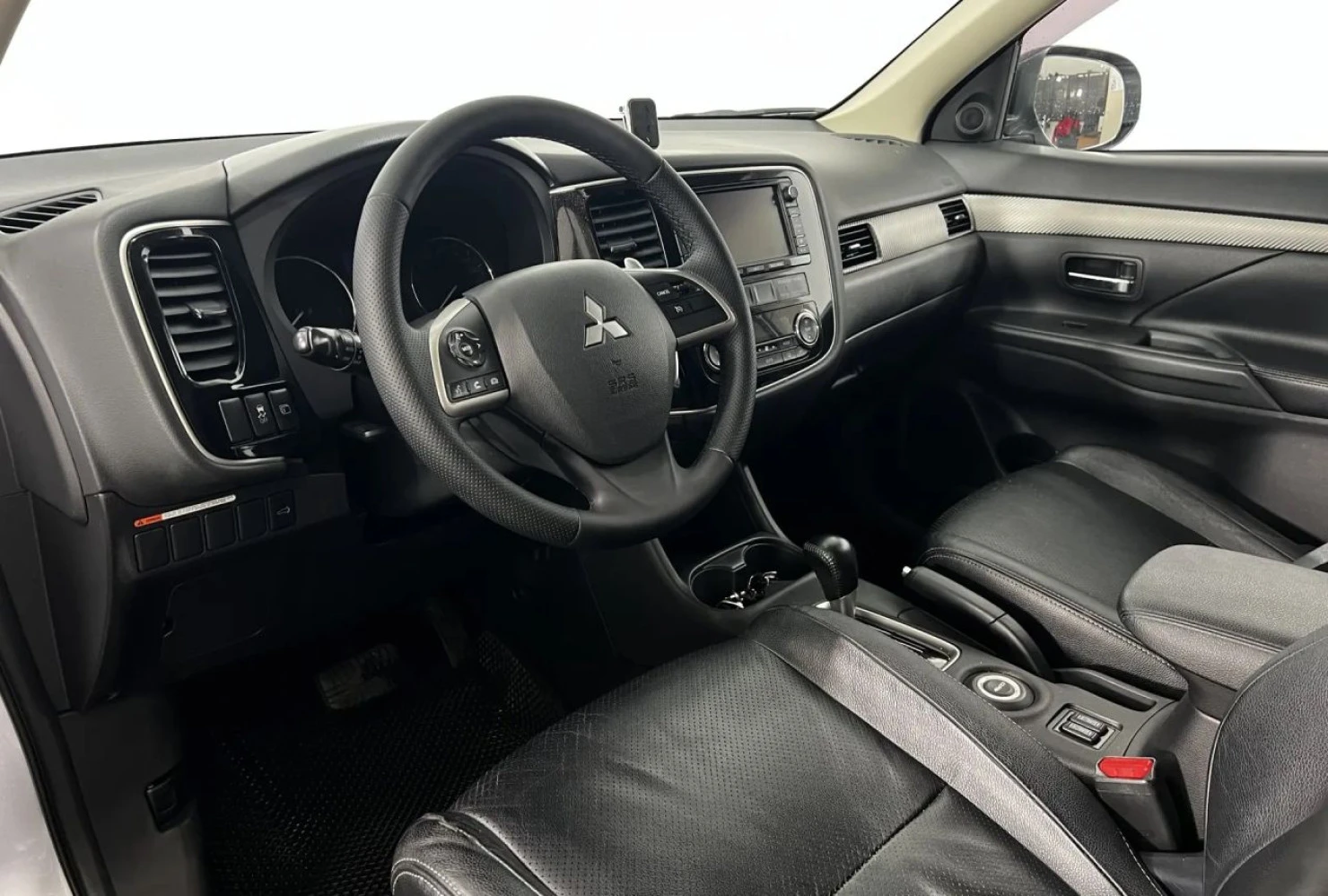 Mitsubishi OUTLANDER, 2012