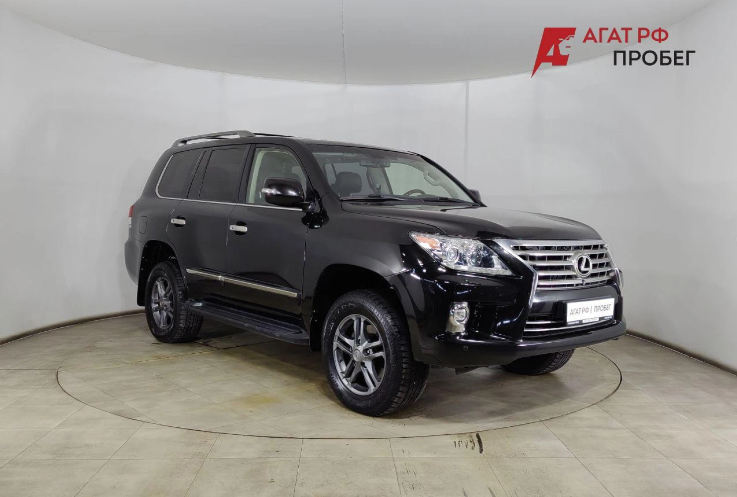 Lexus LX, 2013