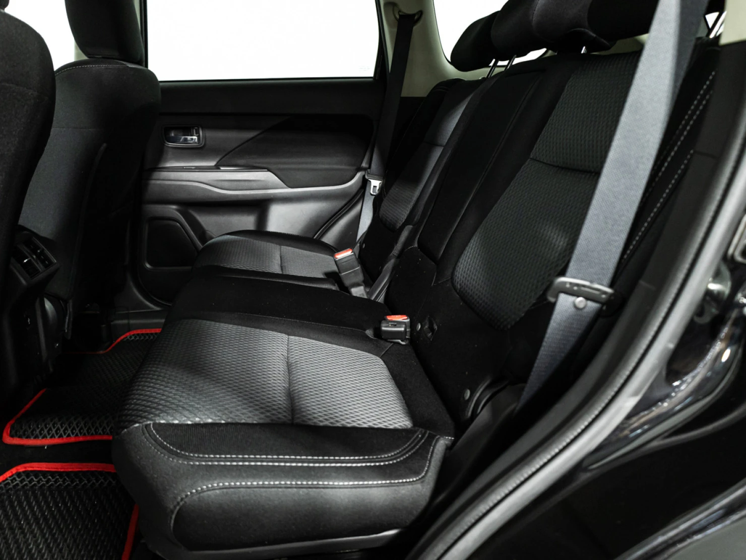 Mitsubishi OUTLANDER, 2019