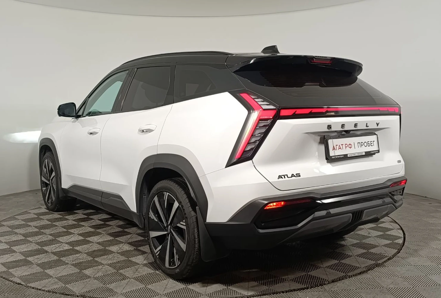 Geely Atlas, 2024