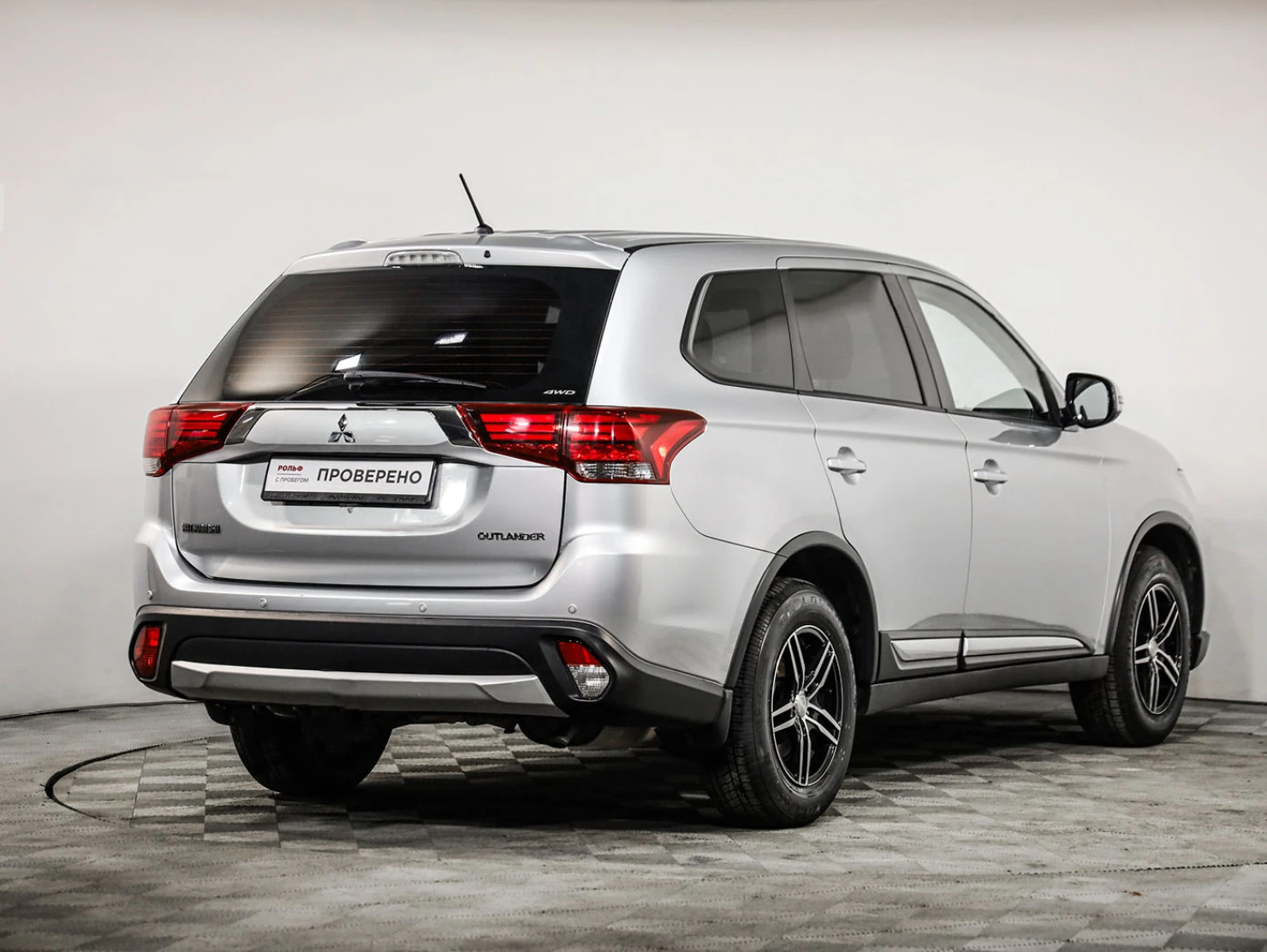 Mitsubishi OUTLANDER, 2016