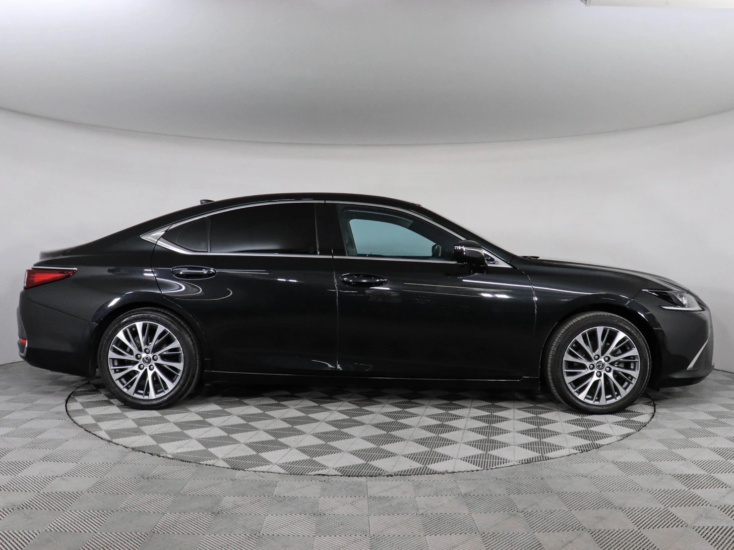Lexus ES, 2019