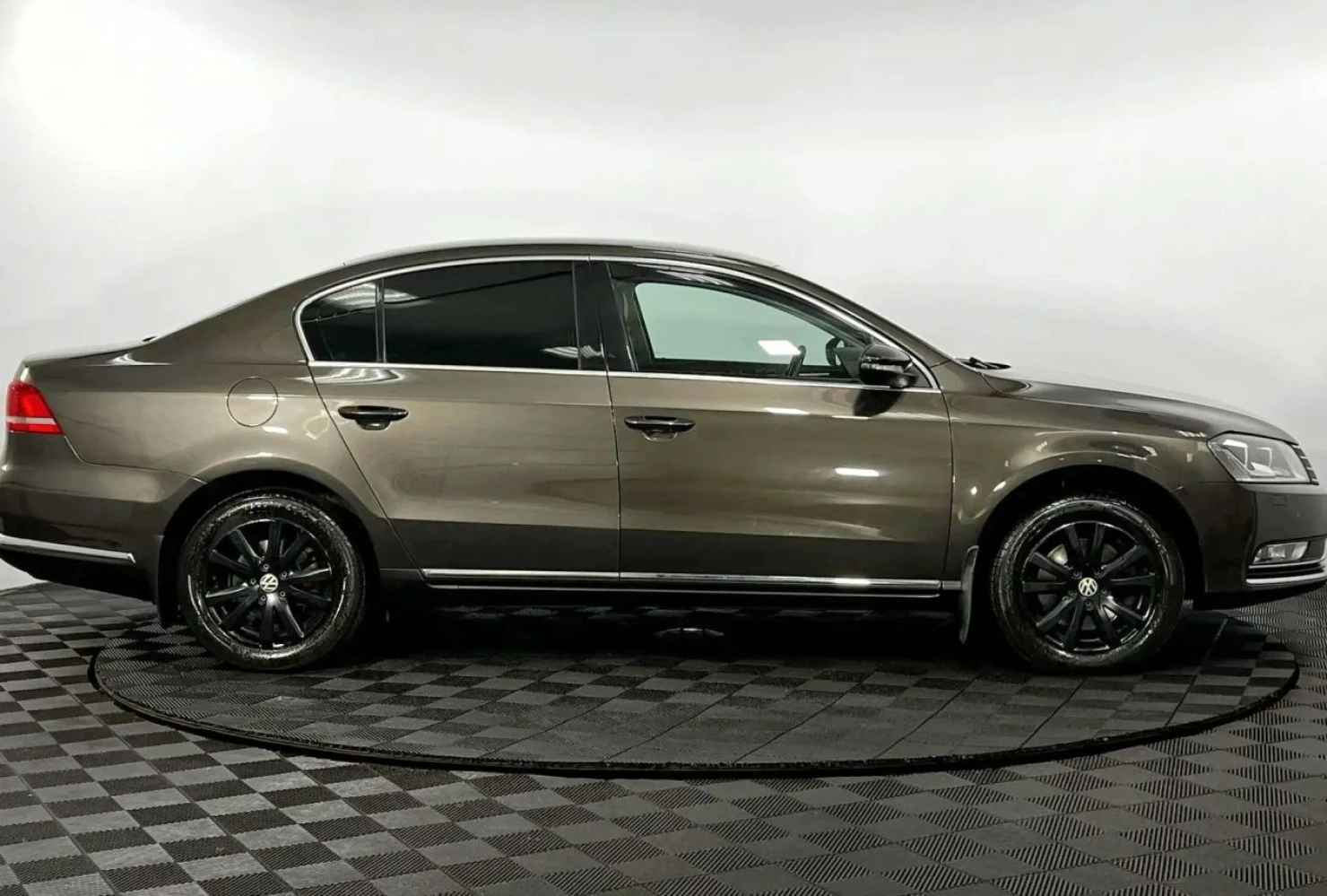 Volkswagen Passat, 2011