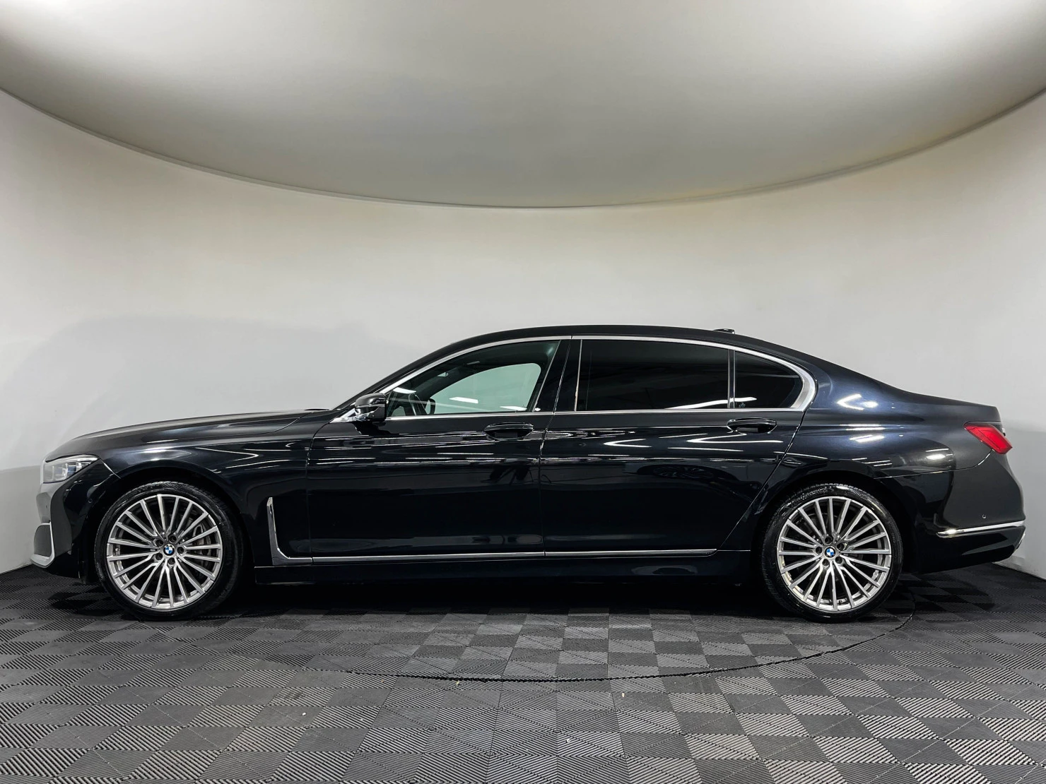 BMW 7 серии, 2021