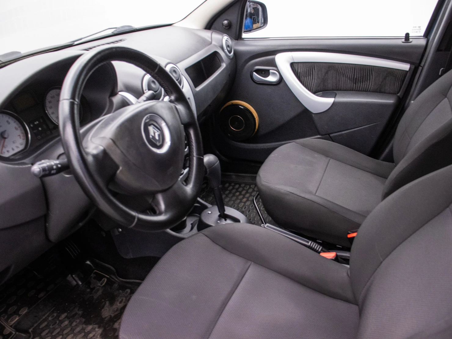 Renault Logan, 2010