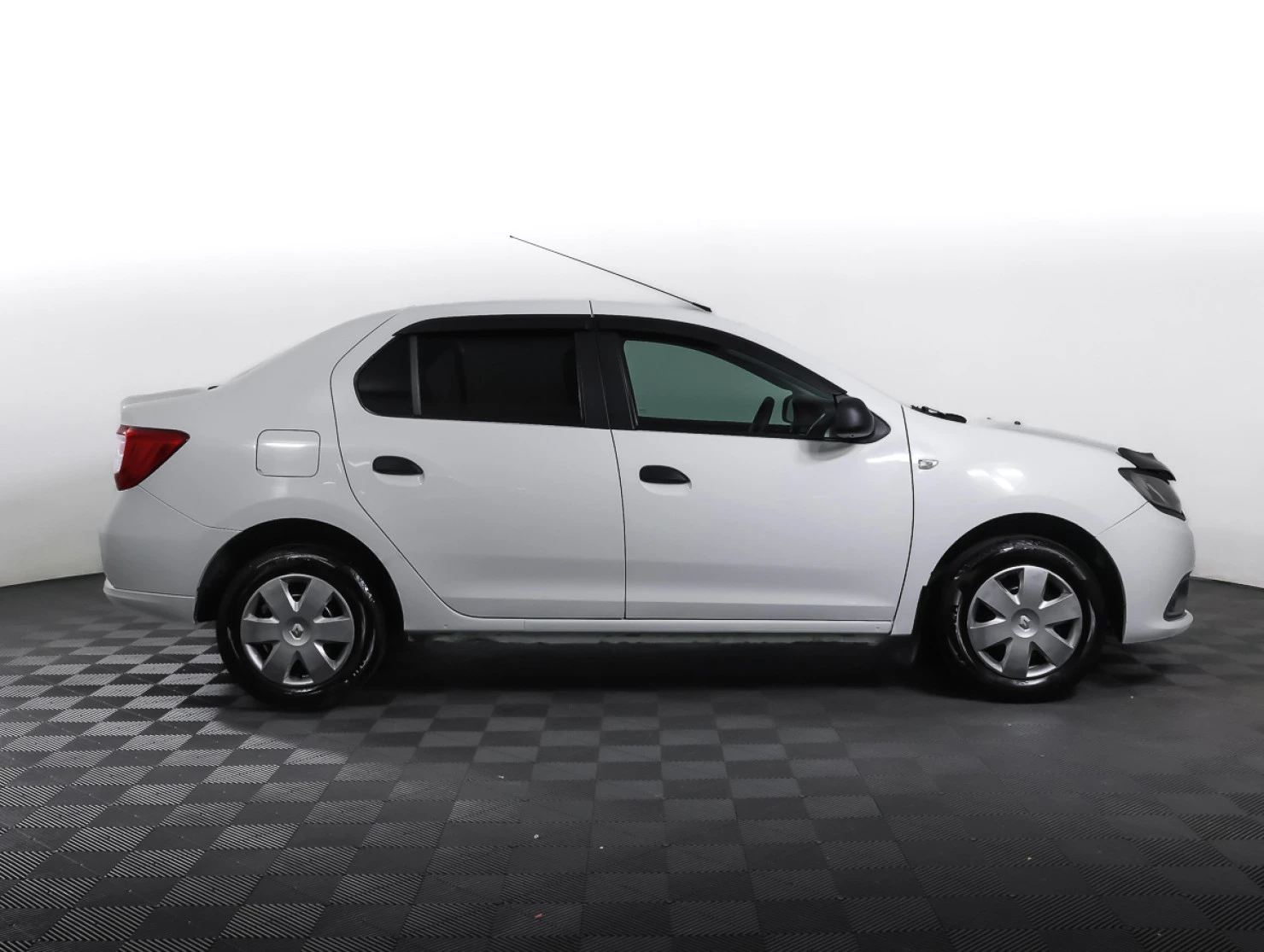 Renault Logan, 2018