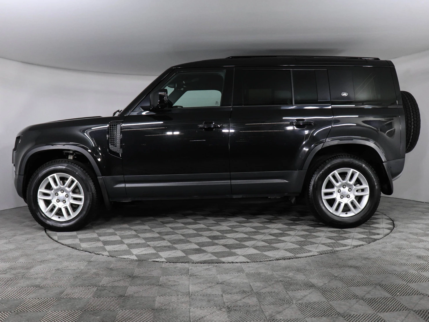 Land Rover Defender, 2022