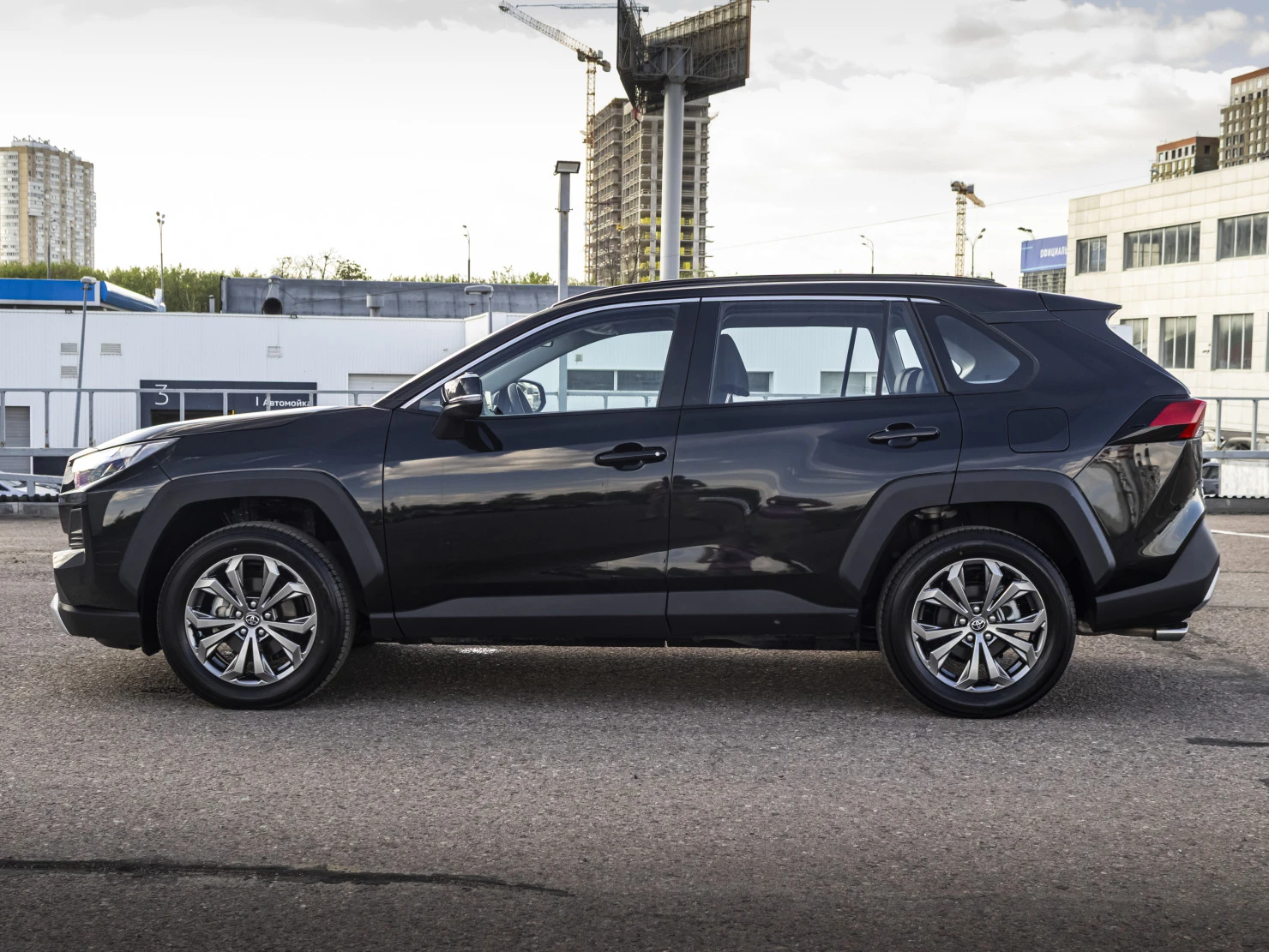 Toyota RAV4, 2023