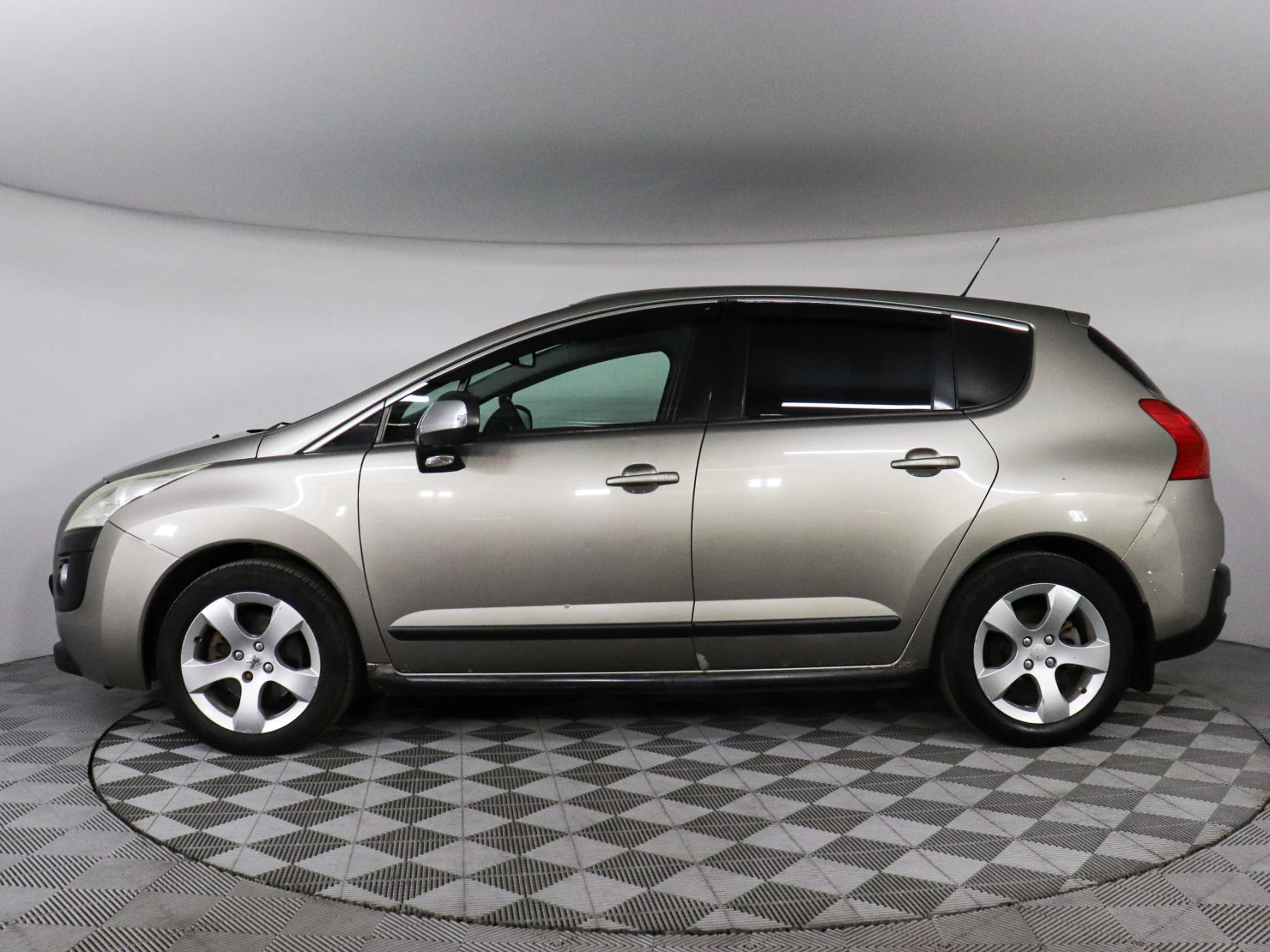 Peugeot 3008, 2011