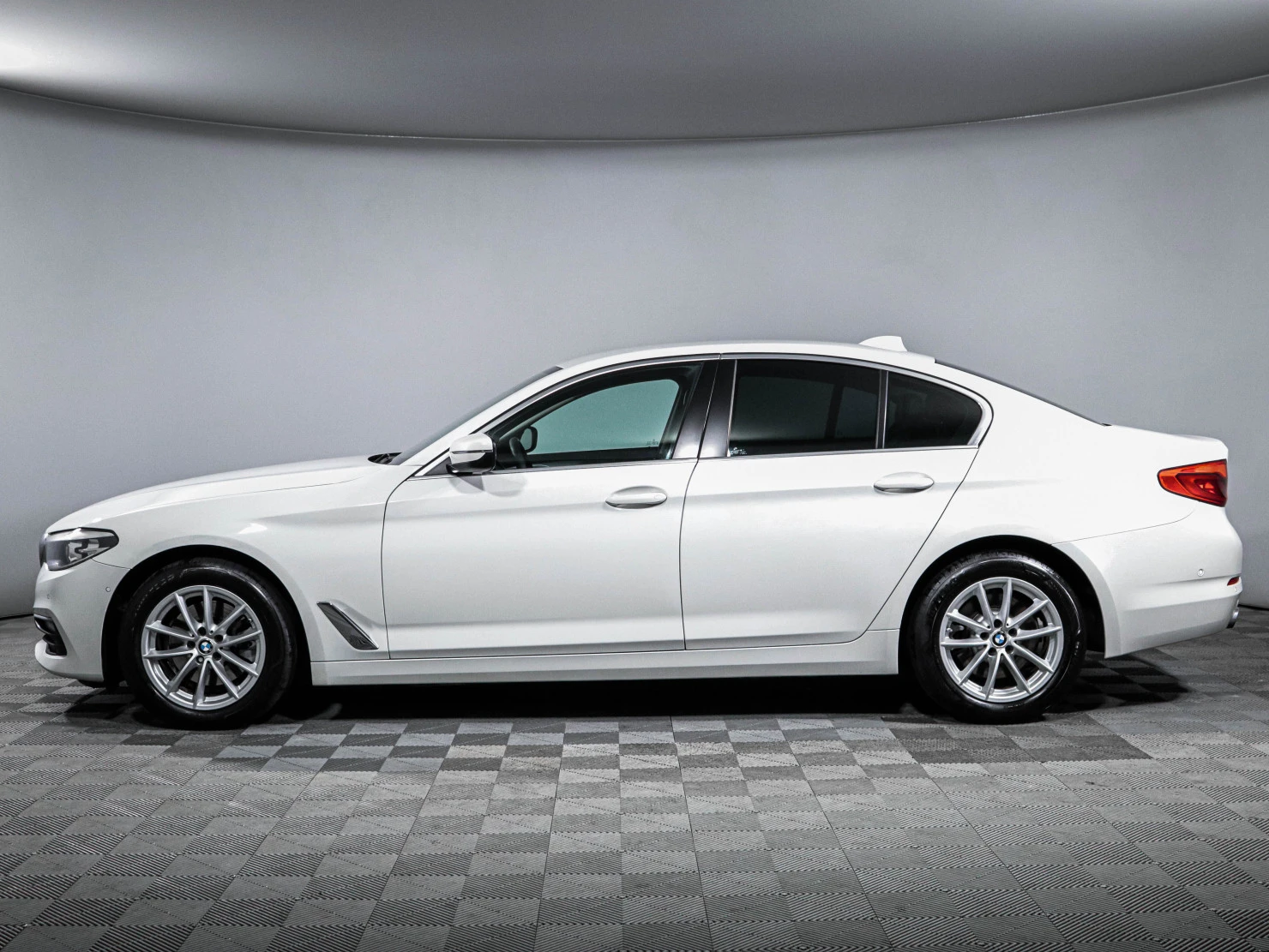 BMW 5 серии, 2020