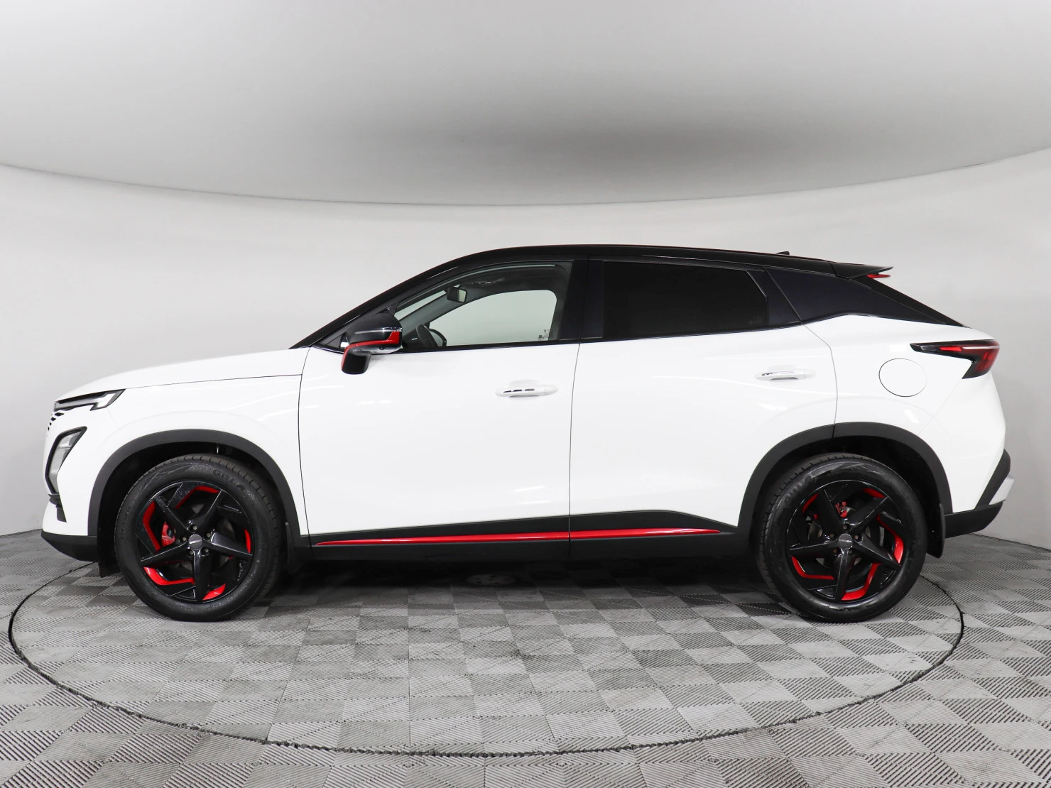 OMODA C5, 2022
