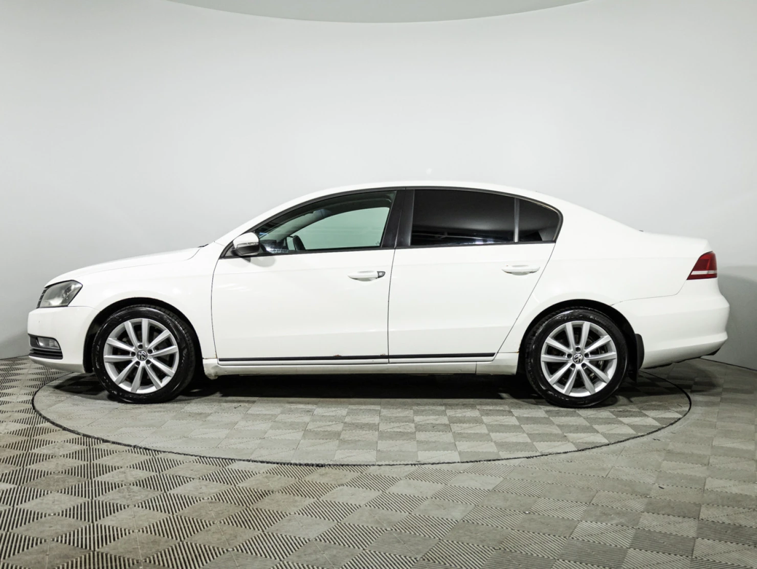 Volkswagen Passat, 2011