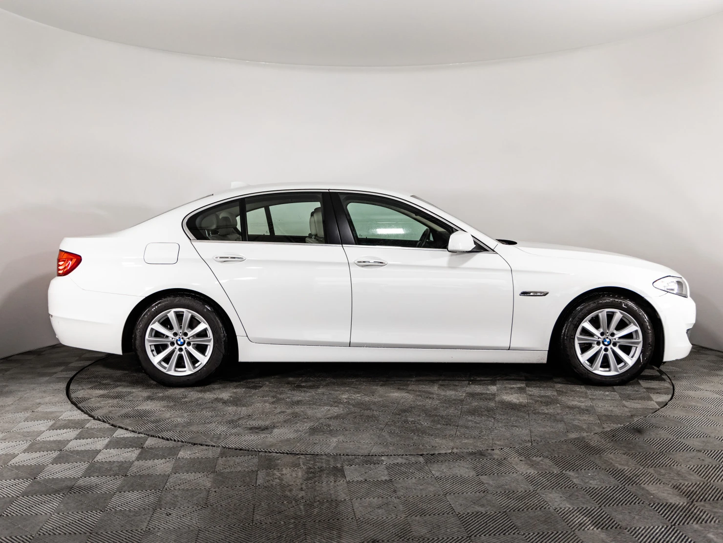 BMW 5 серии, 2012