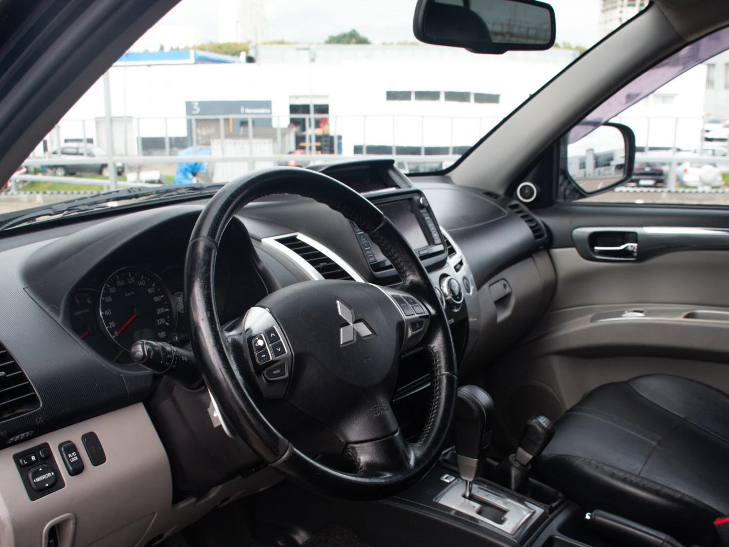 Mitsubishi PAJERO SPORT, 2014