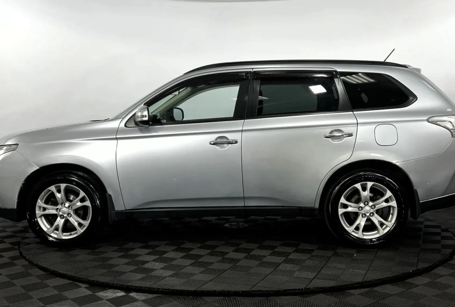 Mitsubishi OUTLANDER, 2012