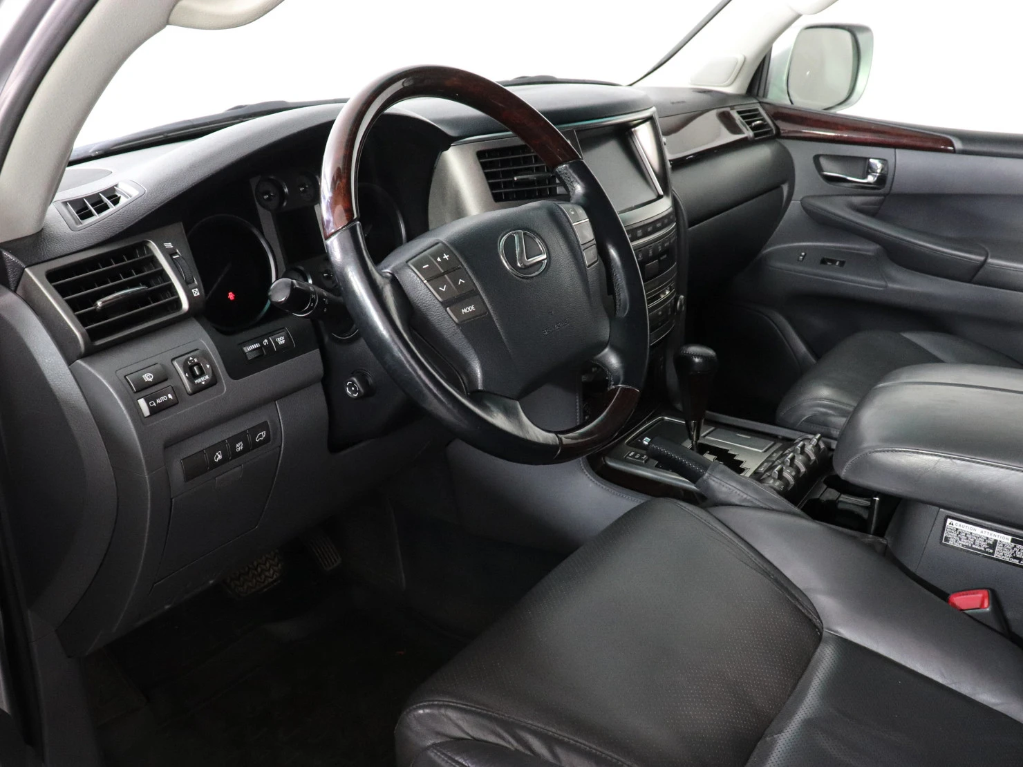 Lexus LX, 2008