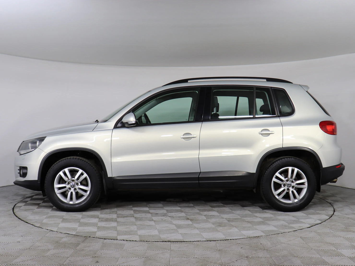 Volkswagen Tiguan, 2015