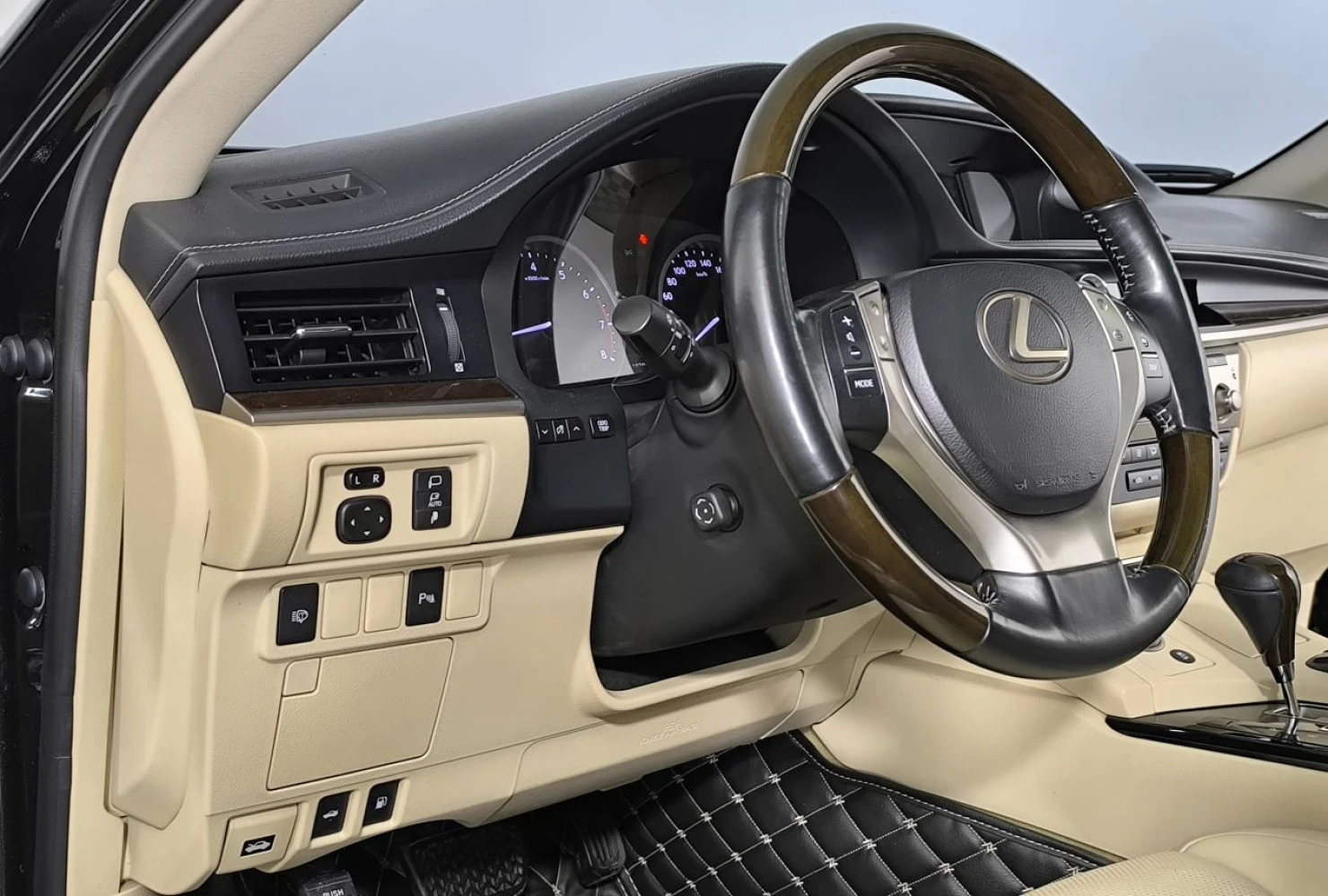 Lexus ES, 2014
