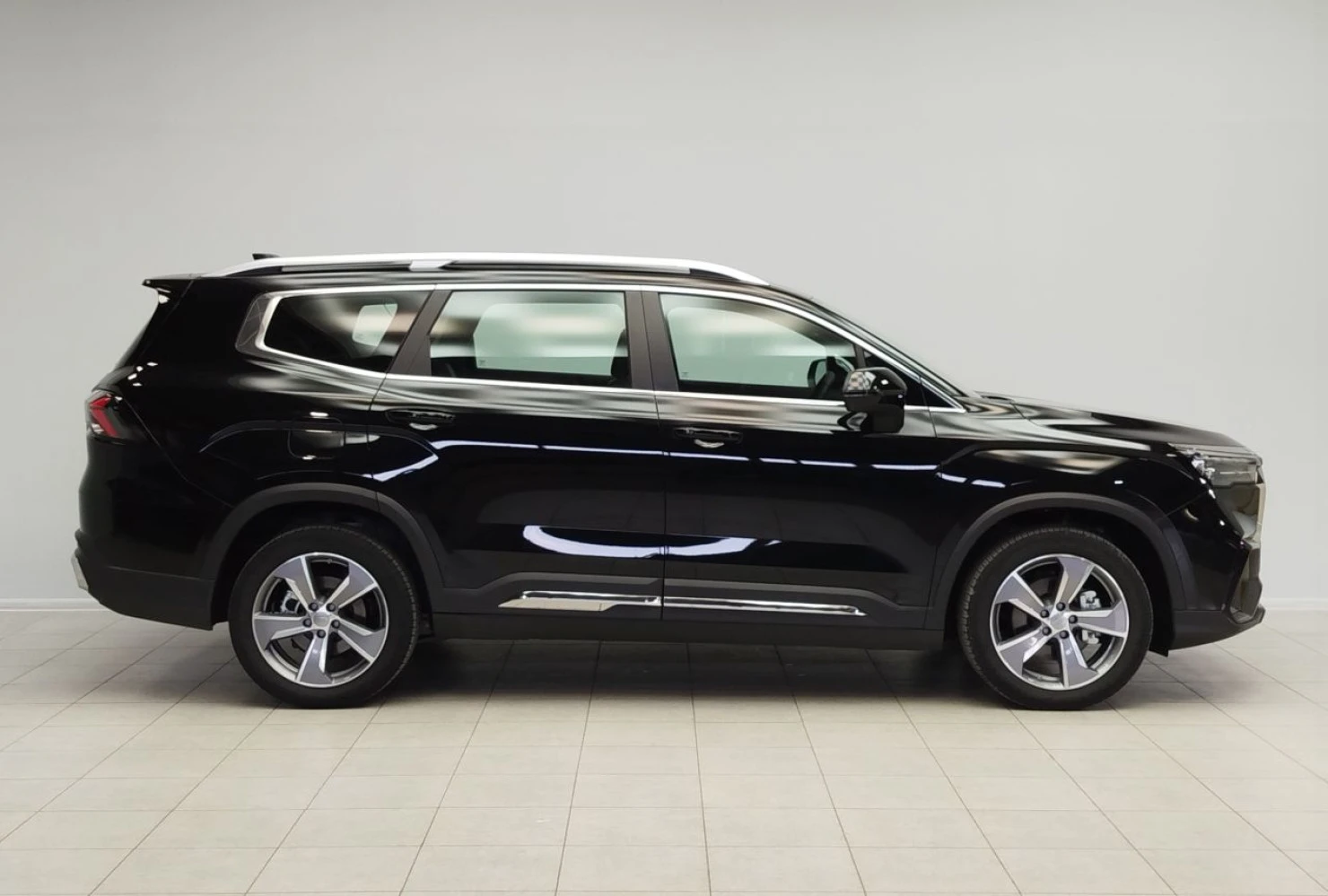 Geely Okavango, 2024