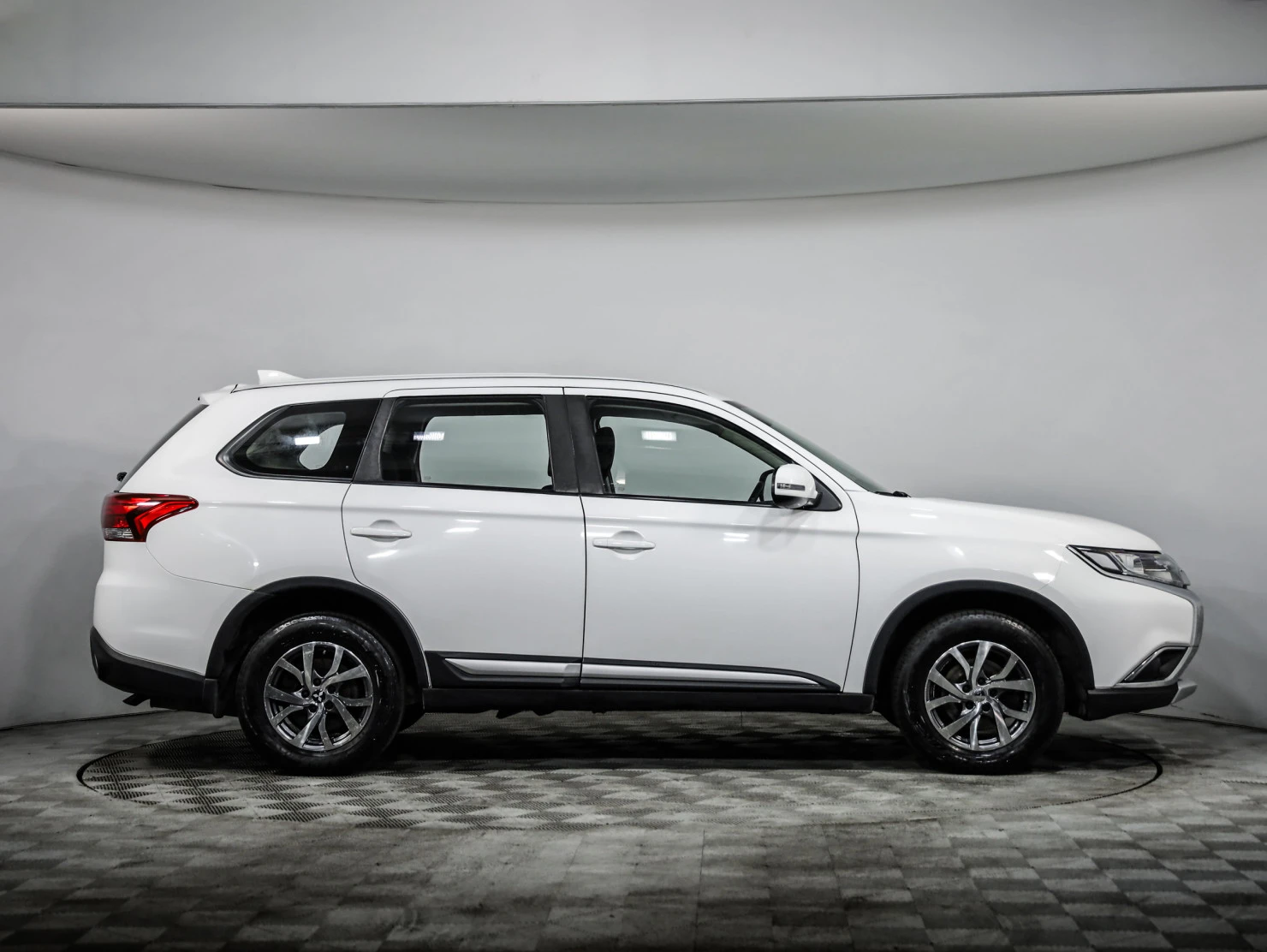 Mitsubishi OUTLANDER, 2017