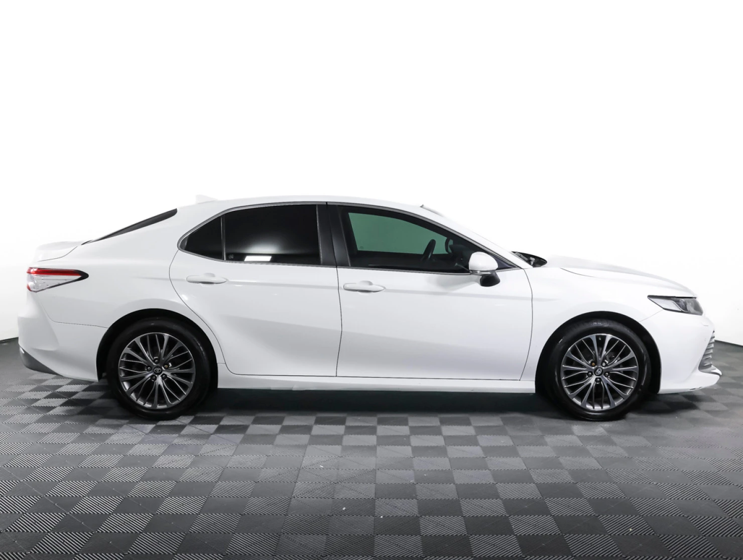 Toyota Camry, 2019