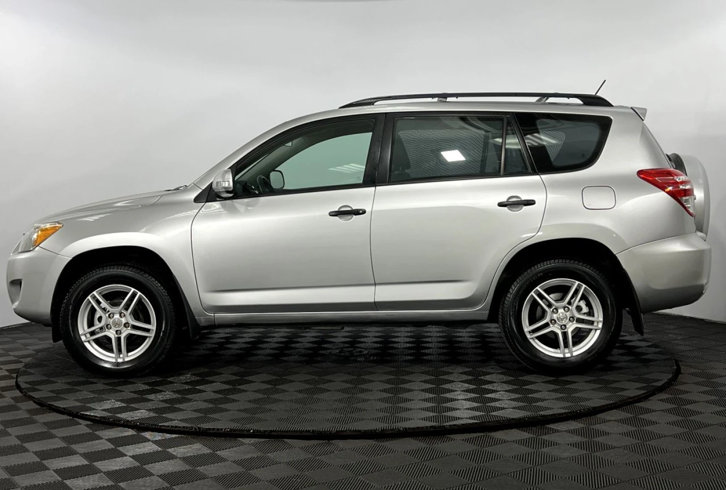 Toyota RAV4, 2011