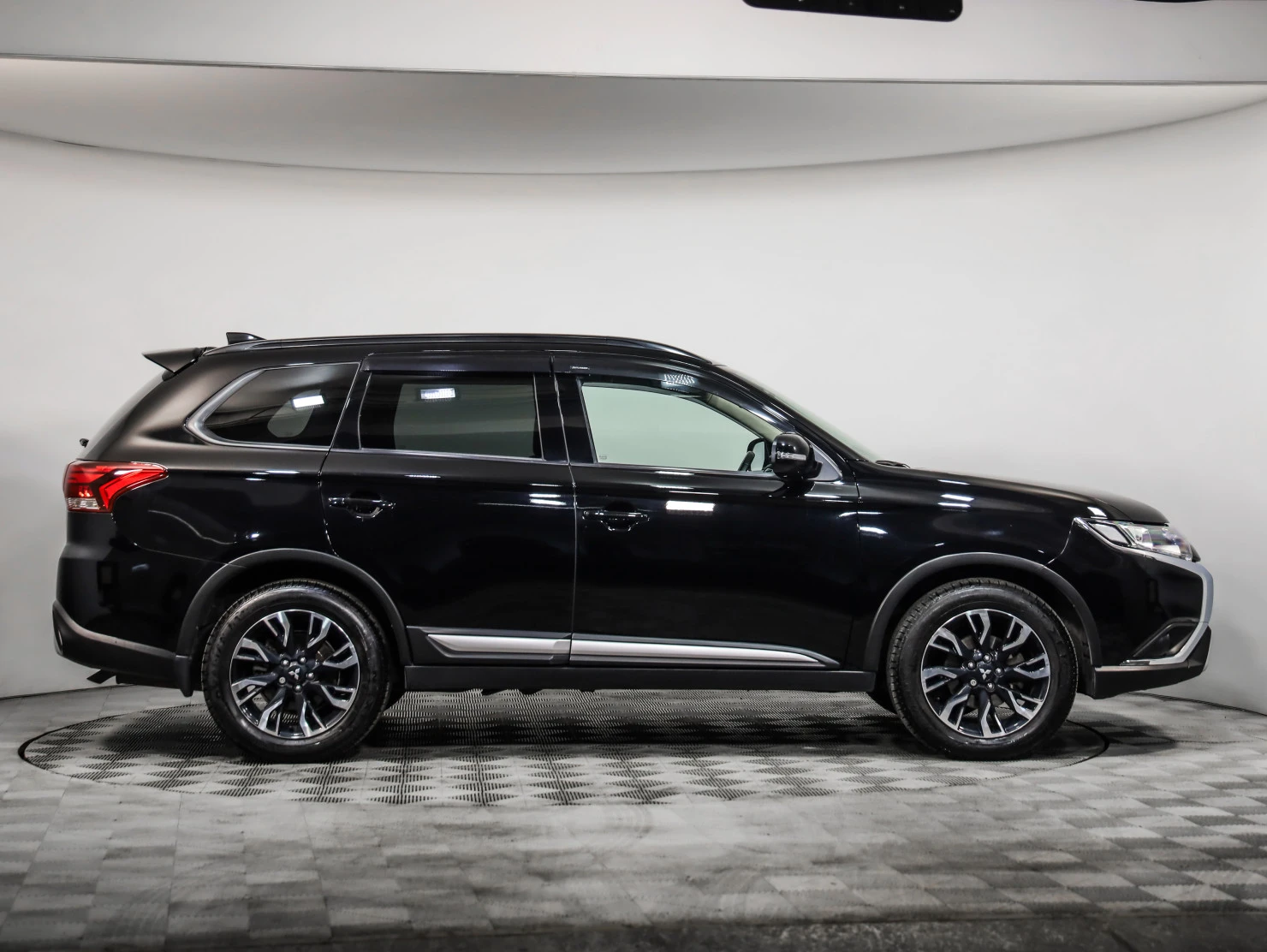 Mitsubishi OUTLANDER, 2022