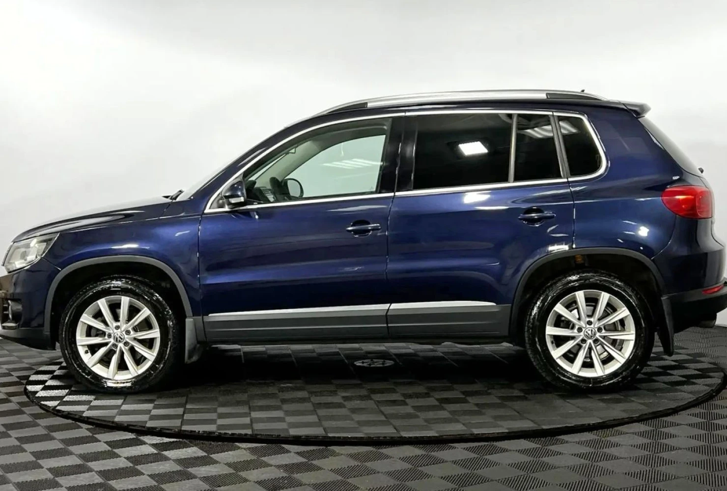 Volkswagen Tiguan, 2012